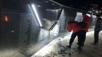 La policía científica descarta acto de vandalismo en la Plaza Islas Malvinas 