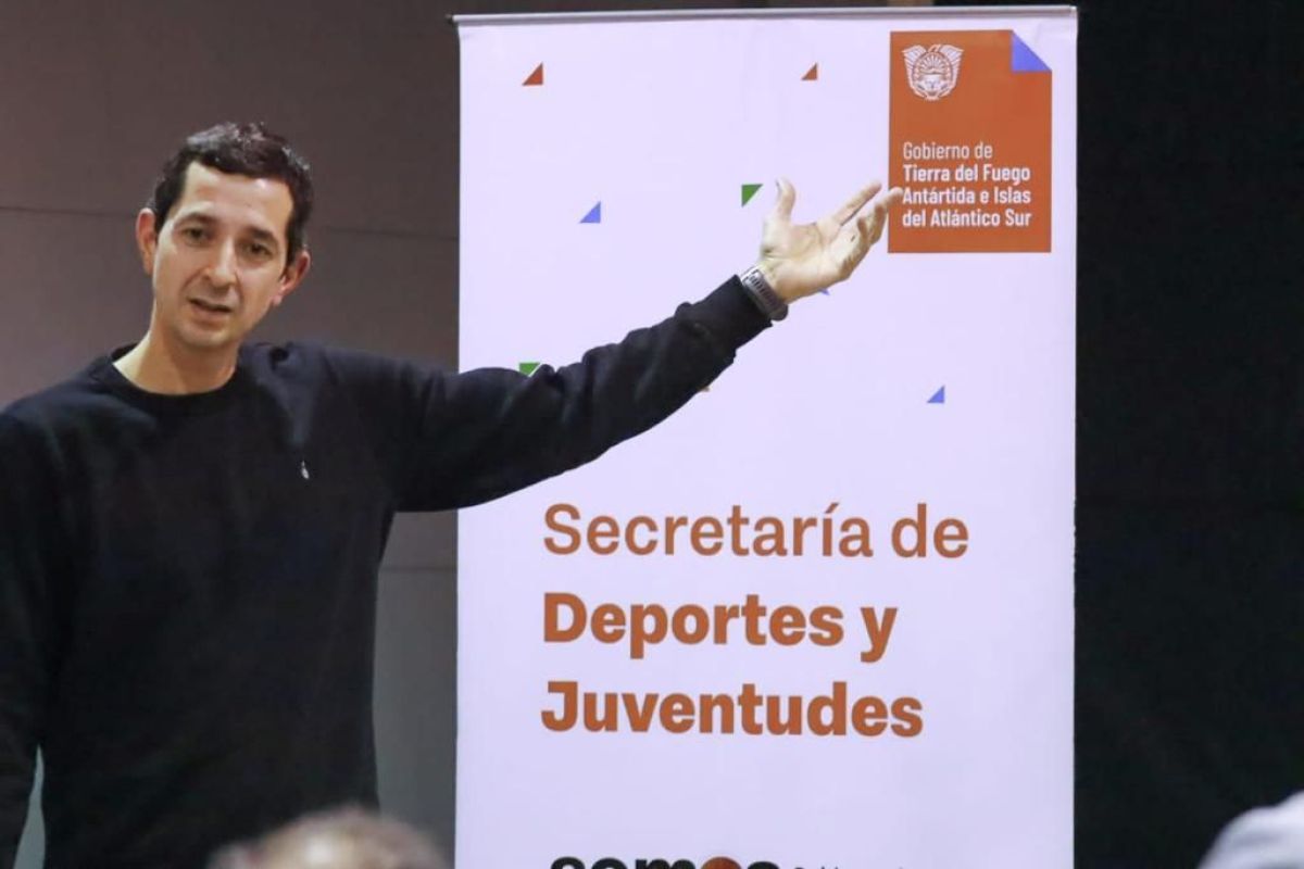 Se realizó el curso de Psicología aplicada al Deporte, en el SUM del IPVyH, en Río Grande 