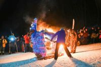 Más de mil personas celebraron el invierno y las tradiciones fueguinas en la Bajada de Antorchas