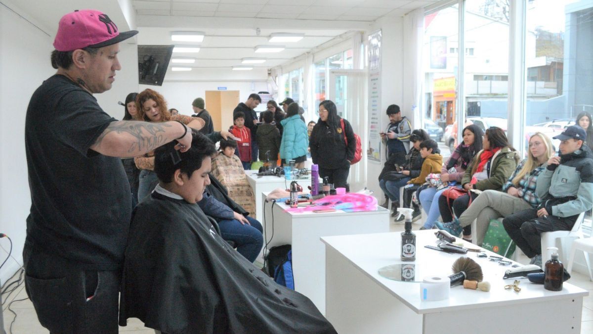 Gran convocatoria de vecinos y vecinas en el evento solidario “Ushuaia Corta” 