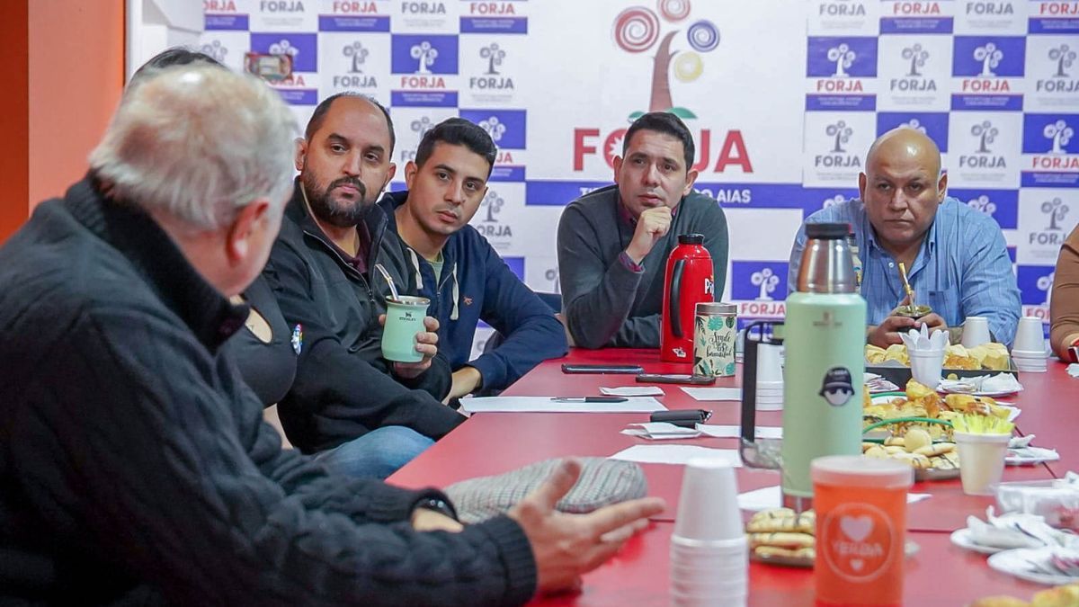 "Compartimos la importancia de proteger a las familias que involucra tanto el servicio de taxi como el de remis"