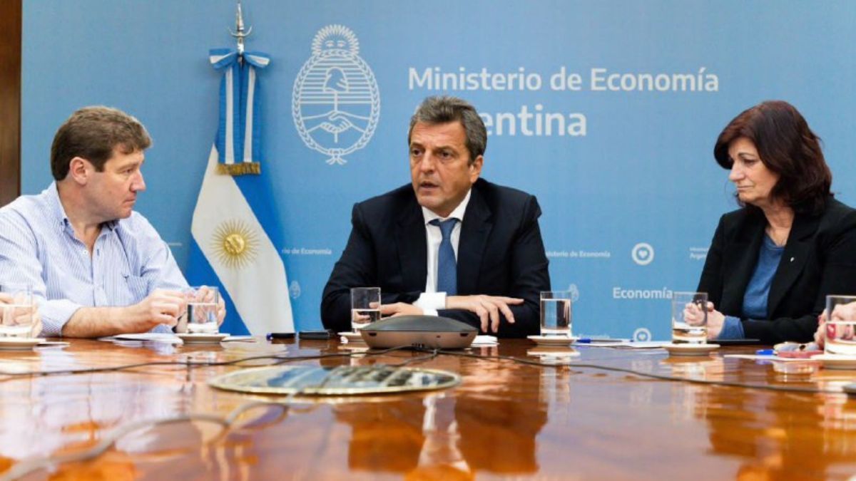 “Con esta decisión más de mil familias directas sostendrán su empleo”