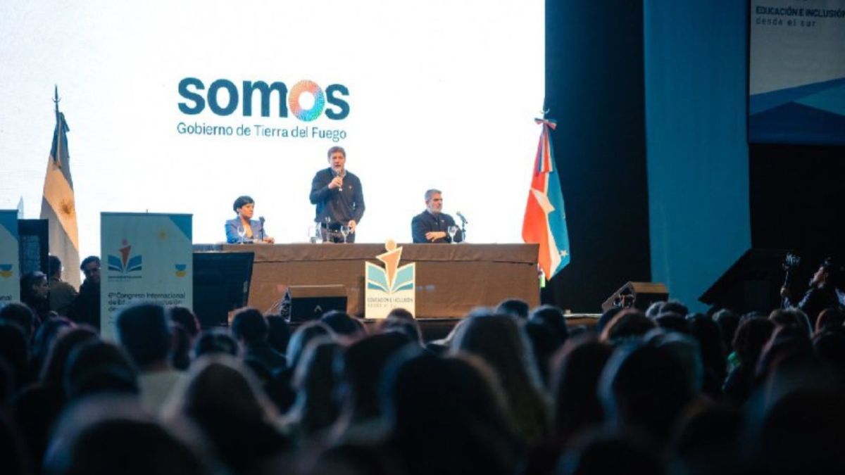 "El gran desafío es vivir, mantener y profundizar la democracia dentro y fuera de las escuelas"