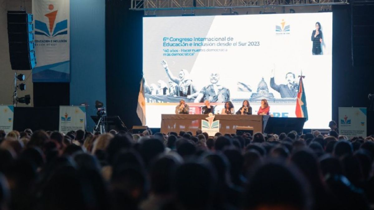 “Tener diálogo con el conjunto de docentes de la provincia es una instancia muy rica”