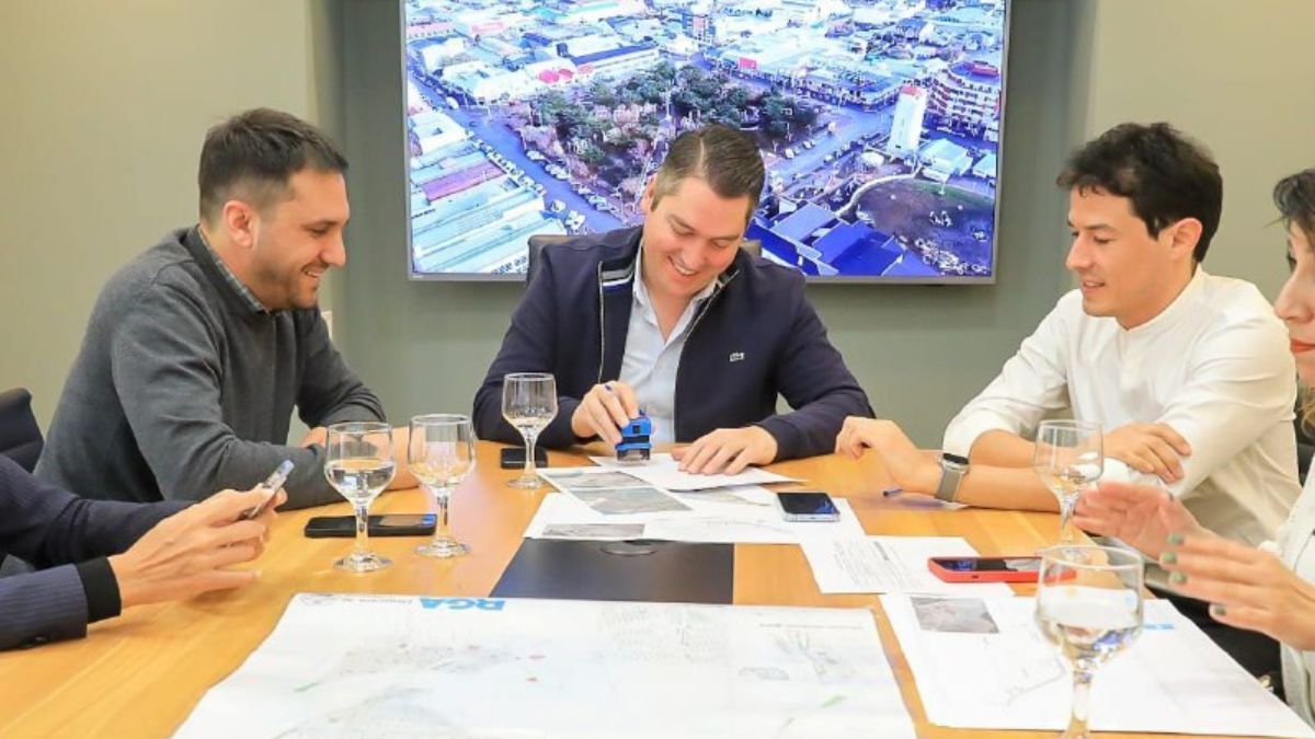 "200 lotes con servicios, la modernización del Parque Industrial y el nuevo frigorífico serán una realidad"