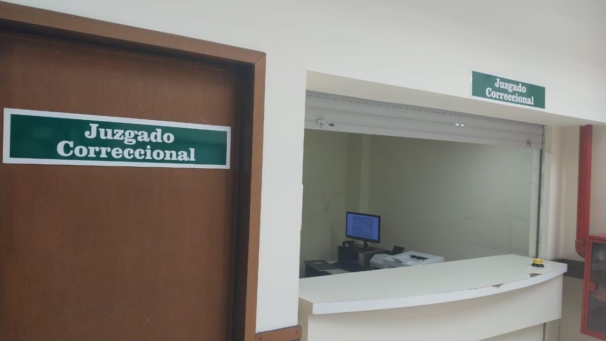 Comienza un juicio a un hombre que agredió a su pareja con un cuchillo