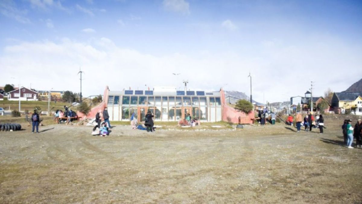 Continúan los talleres de huerta agroecológica comunitaria en Nave Tierra 