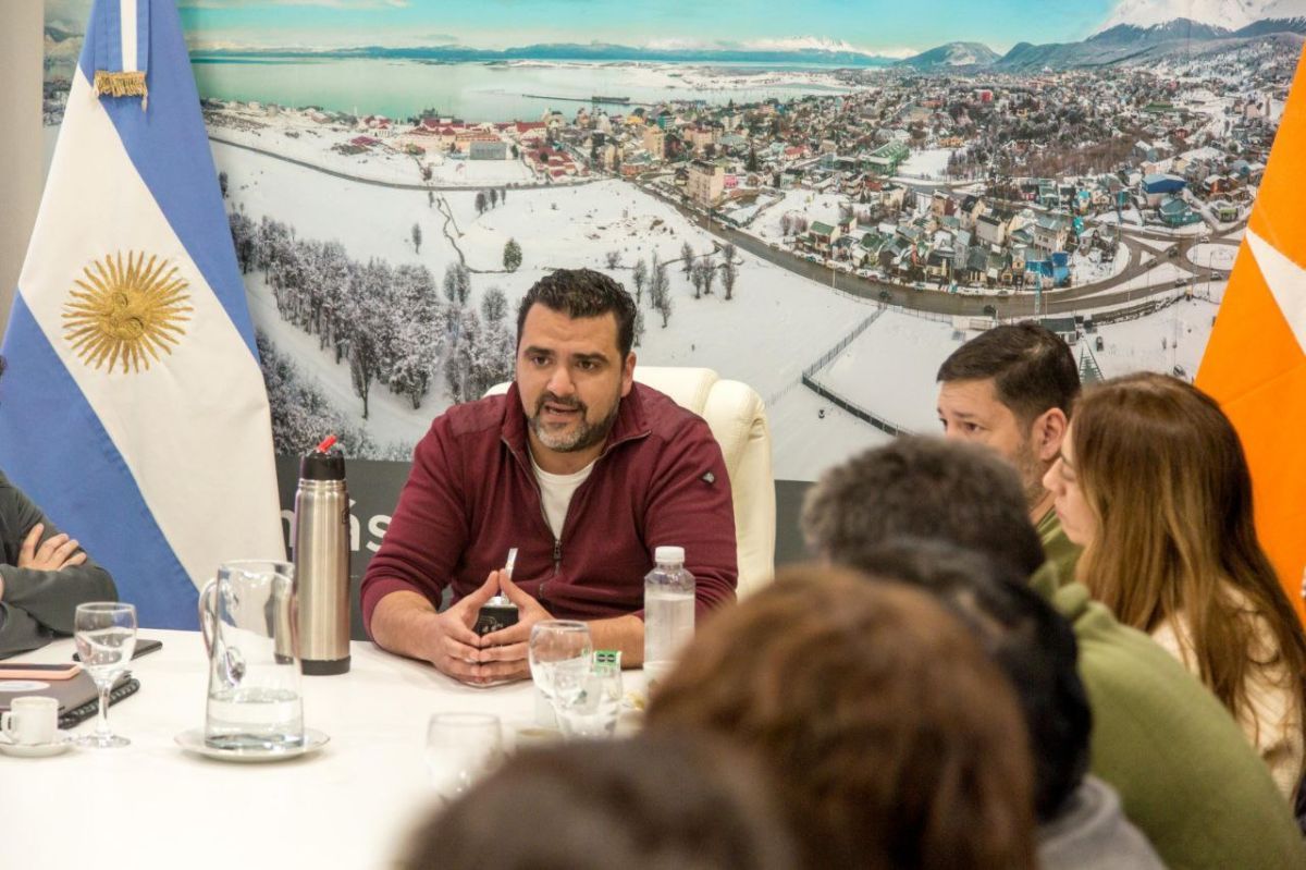 Vuoto y los gremios evalúan la situación habitacional de trabajadores municipales 