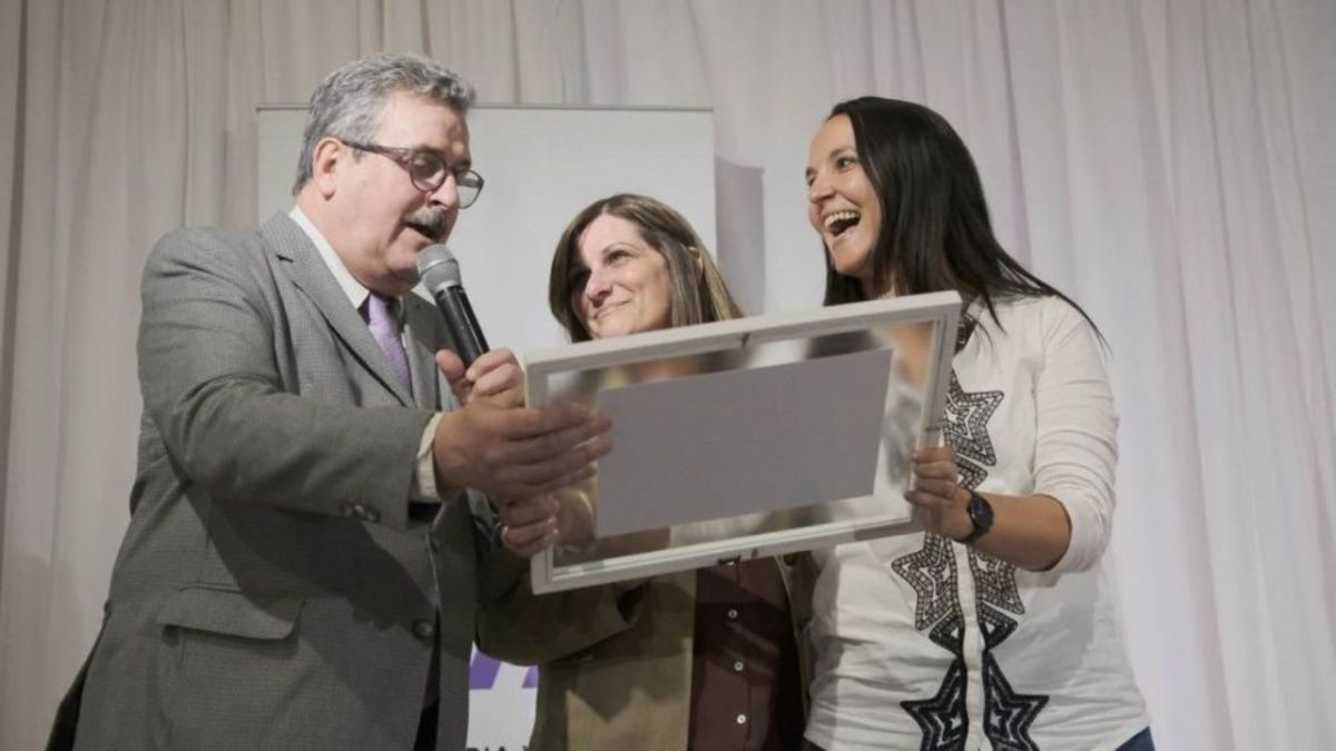 La periodista Mirta Kaszuba recibió un reconocimiento por su trayectoria