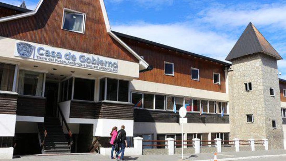 Gobierno informó el cronograma de pago de haberes, programas y planes