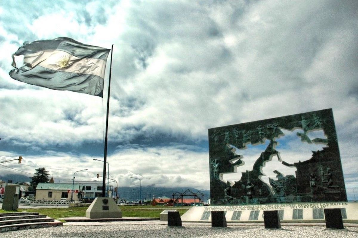 La Municipalidad participó en la inauguración de una exposición sobre las Islas Malvinas