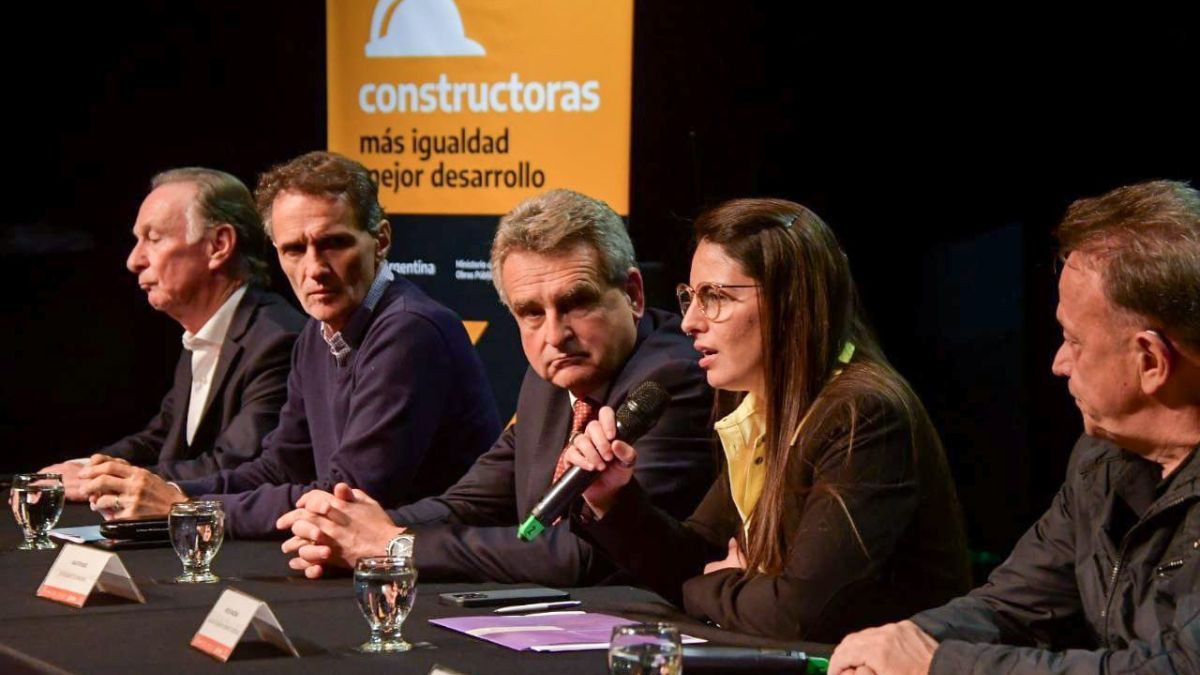 La ministra Castillo participó de la presentación del Programa nacional “Constructoras”