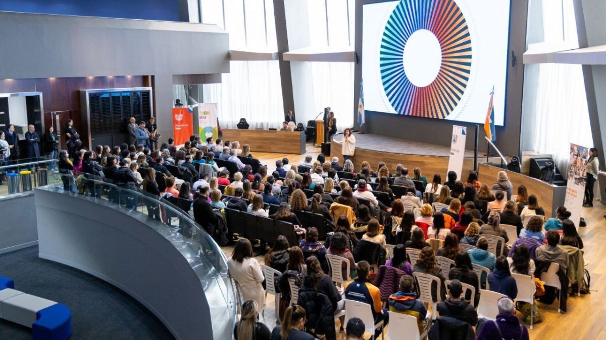 Las ministras Di Giglio y Vizzotti presentaron el "Plan 1000 Días" en la Fábrica de Talento