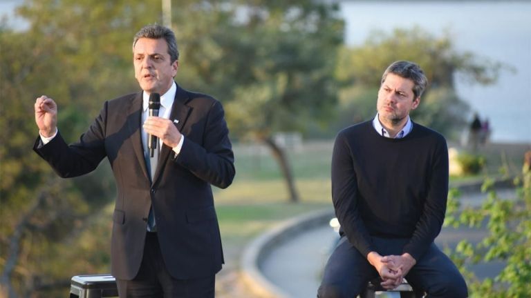 "Las Malvinas fueron, son y serán argentinas y la sangre de nuestros héroes no se negocia."
