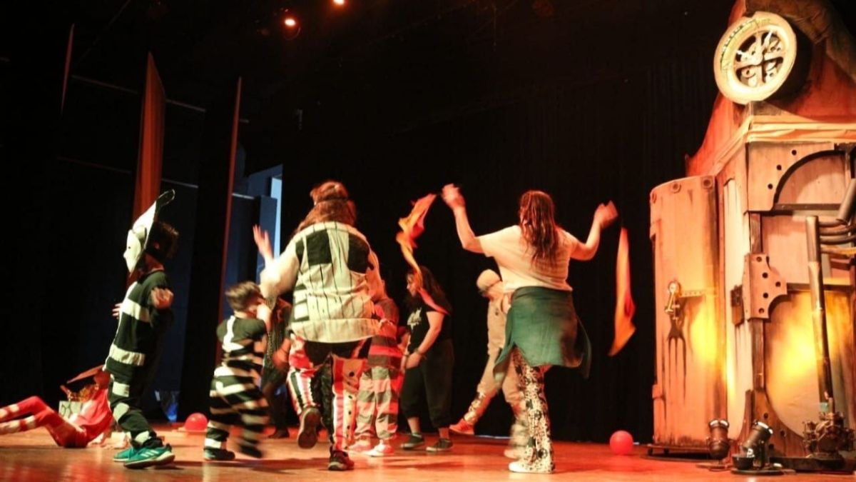 Niños, niñas y adolescentes de TAP expusieron la obra “Un viaje en el tiempo”