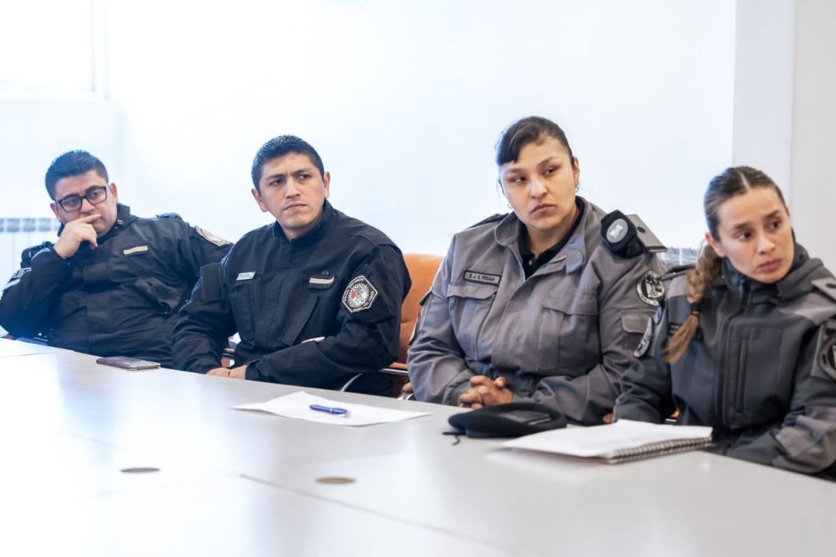 Gobierno retoma la discusión salarial con el personal policial y penitenciario