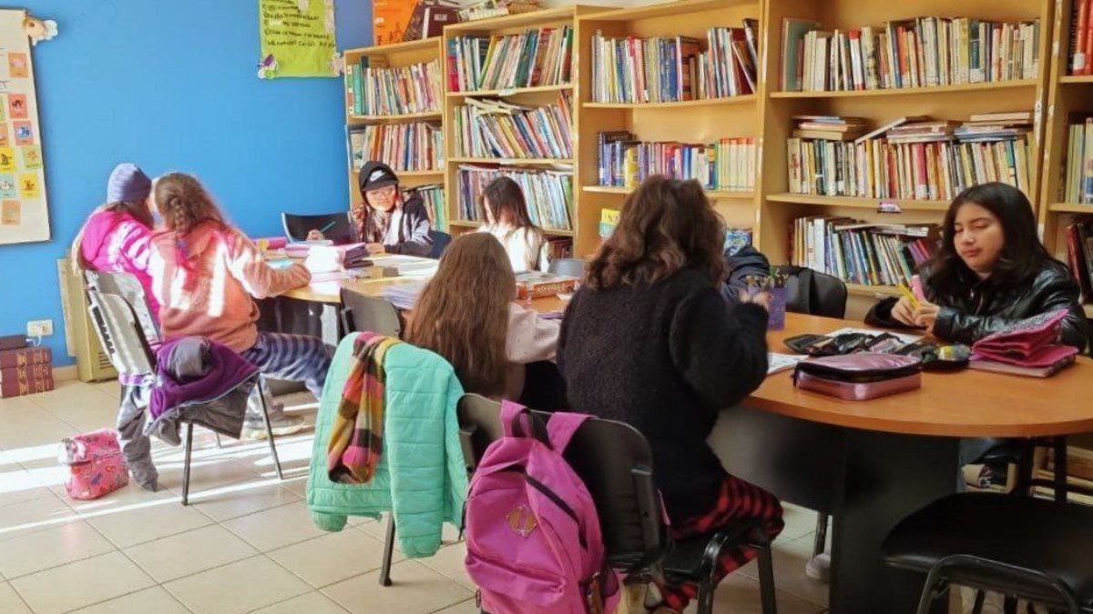 Permanecen abiertas las inscripciones para sumarse al programa "Centros de Apoyo a las Trayectorias Educativas"