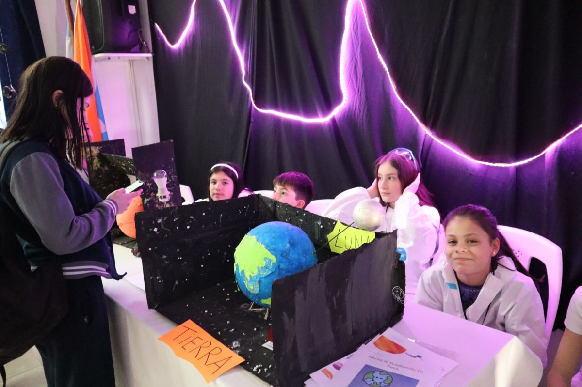 Estudiantes del Colegio Don Bosco llevaron adelante la muestra “Descubriendo el Universo”