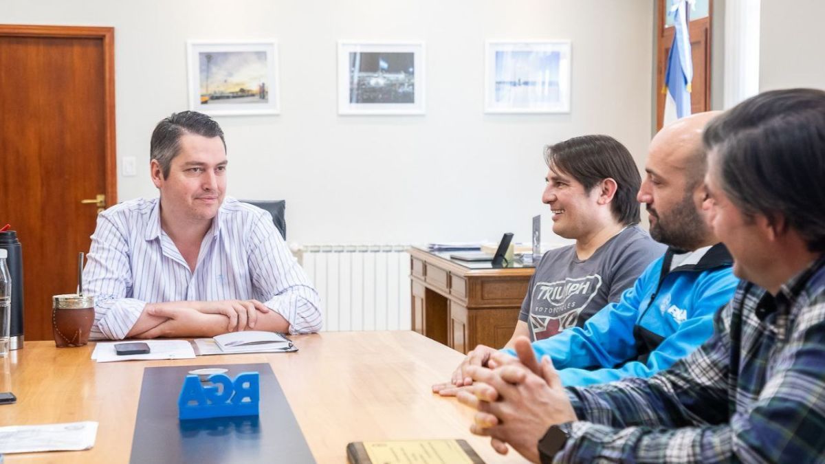 Pérez se reunió con miembros de la Asociación “Unión de Bikers y Skaters de Tierra del Fuego”