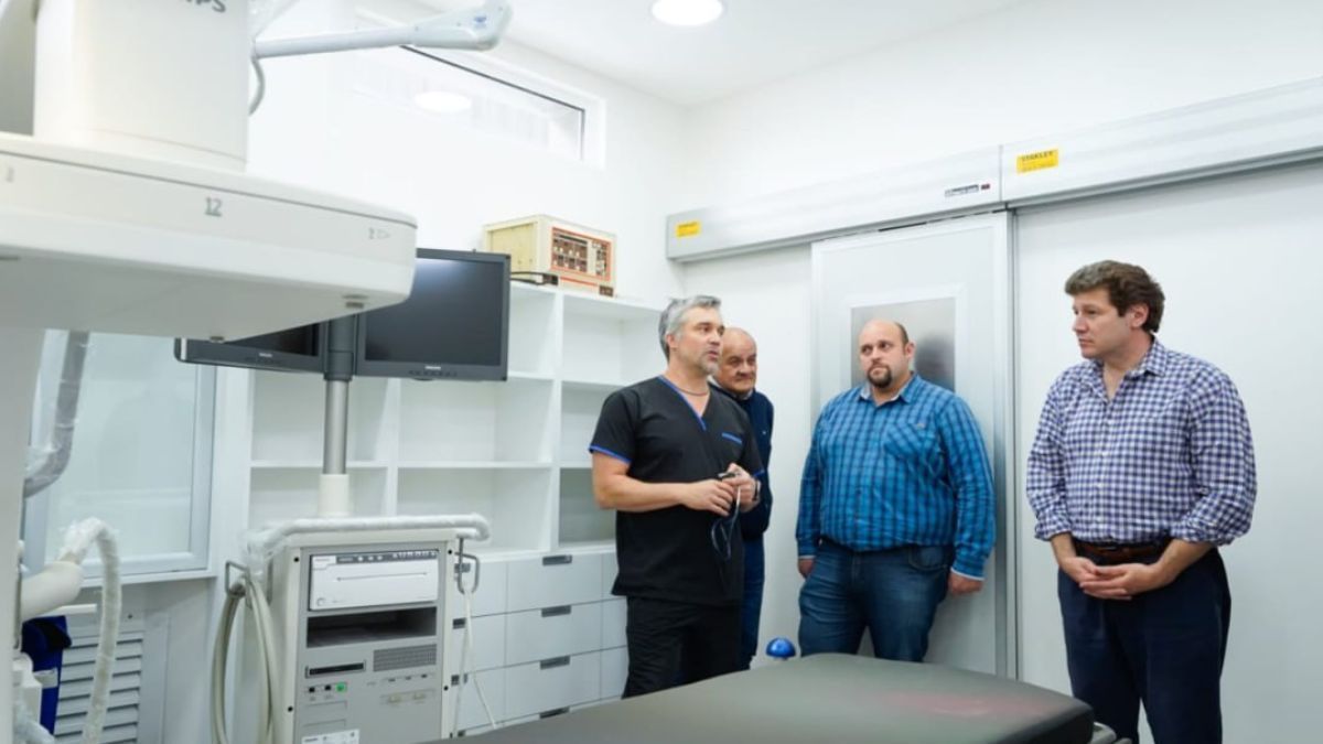 Melella recorrió las obras del nuevo servicio de Hemodinamia del Hospital Regional Río Grande