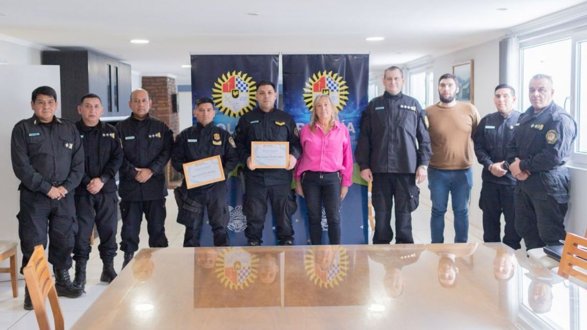 “Este tipo de actos valientes realizados por nuestros agentes nos llenan de orgullo”
