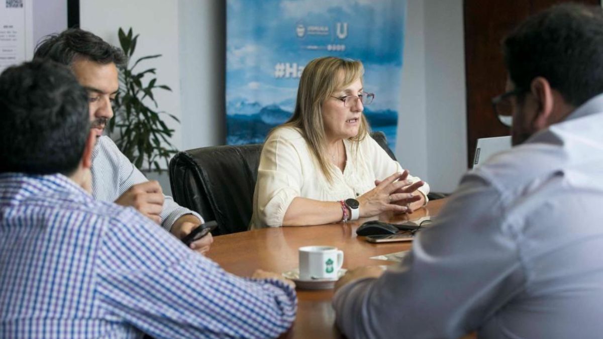 Se realizó la apertura de sobres para la concreción de tres obras de infraestructura vial en Ushuaia
