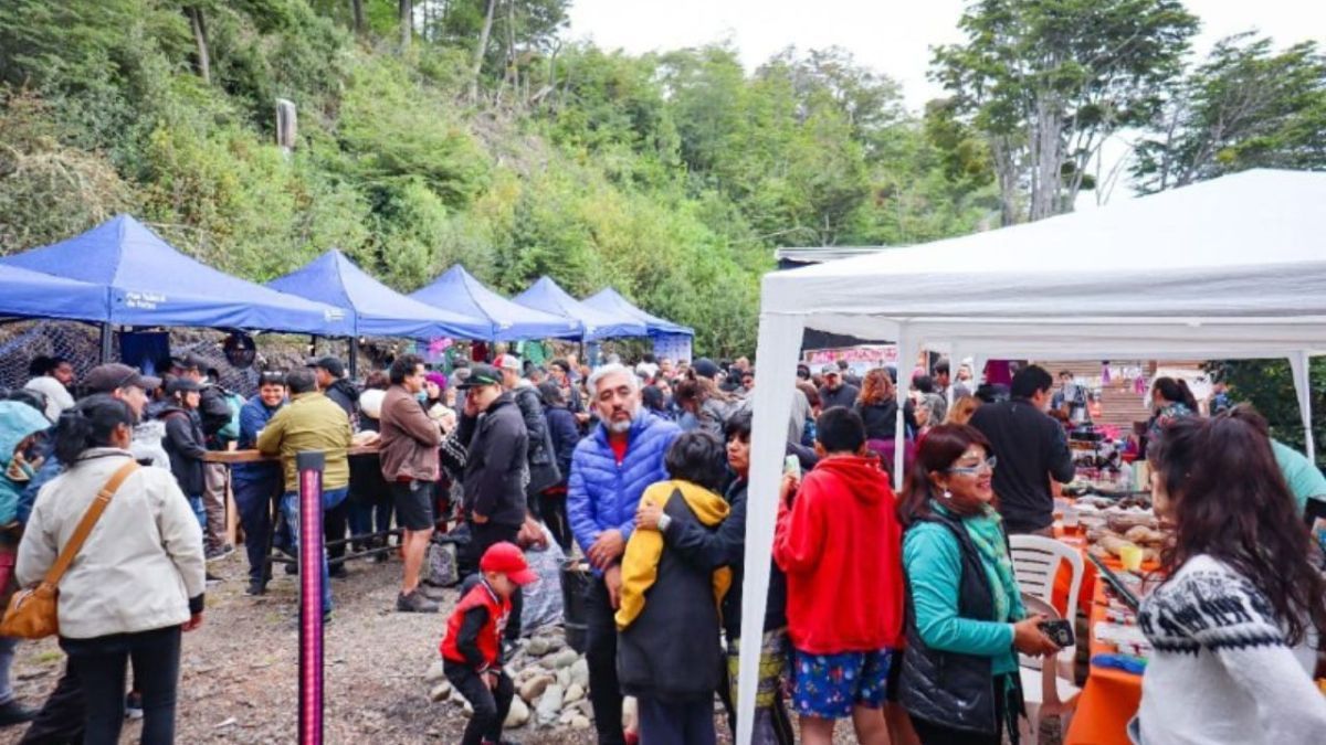 El Gobierno invita a la Peña Popular Lago Escondido y a la 4° edición de 16 cicloturismo