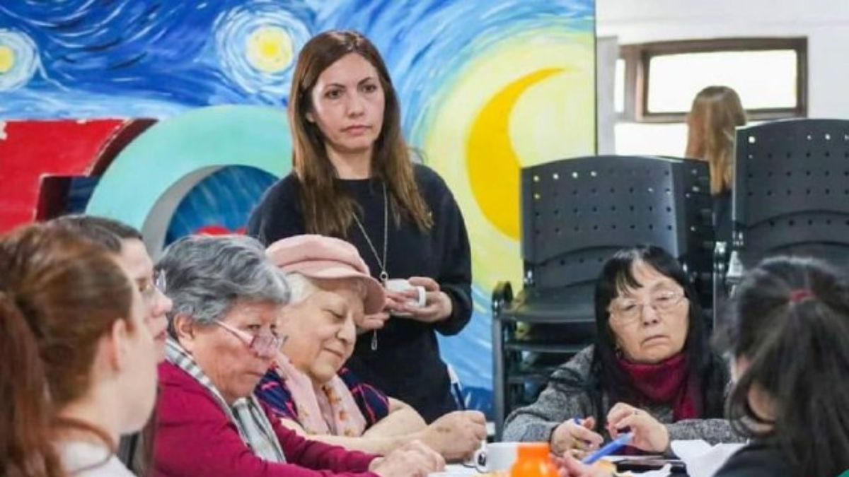 Invitan a charla sobre hábitos saludables para la población adulta mayor