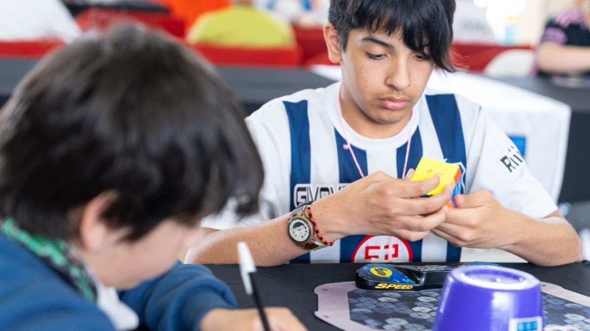 Se realizó con éxito el primer torneo de cubing más austral del mundo
