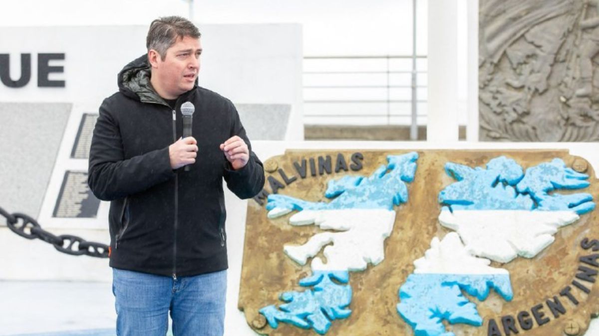 "Río Grande siempre levantará esas banderas y defenderá la Soberanía argentina, atendiendo los desafíos de la Patria”