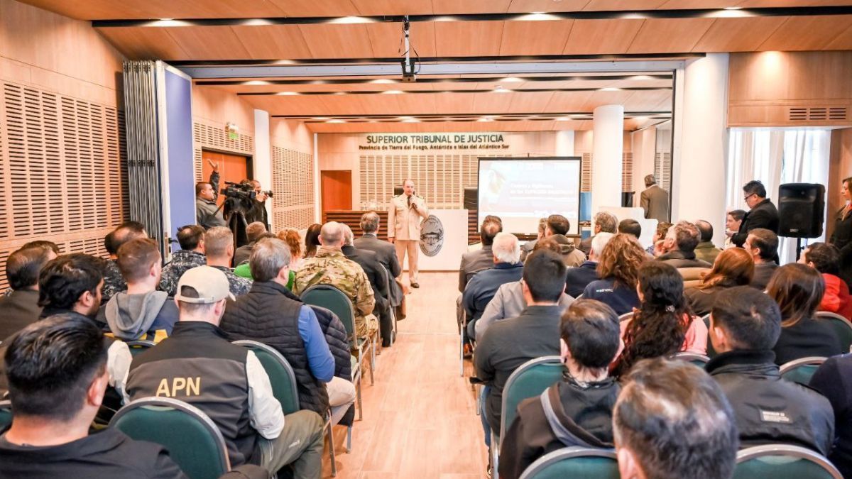 Se realizó la jornada de capacitación "Control y Vigilancia de los Espacios Marítimos"