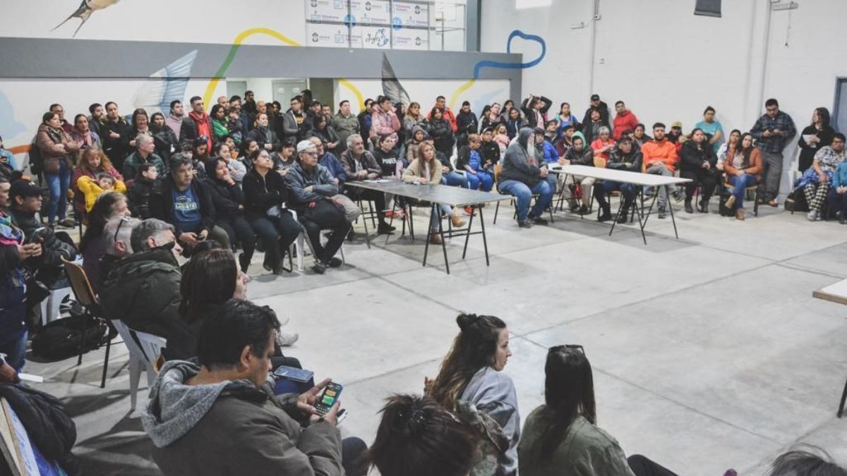 Capacitaron a los encargados de puestos de venta de comida que participarán en el recital de La Renga