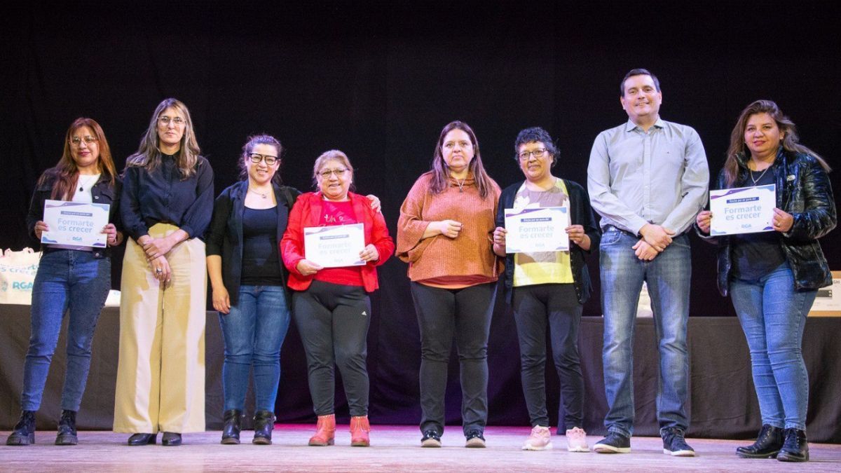 Se egresaron 400 personas del programa "Formarte es Crecer"