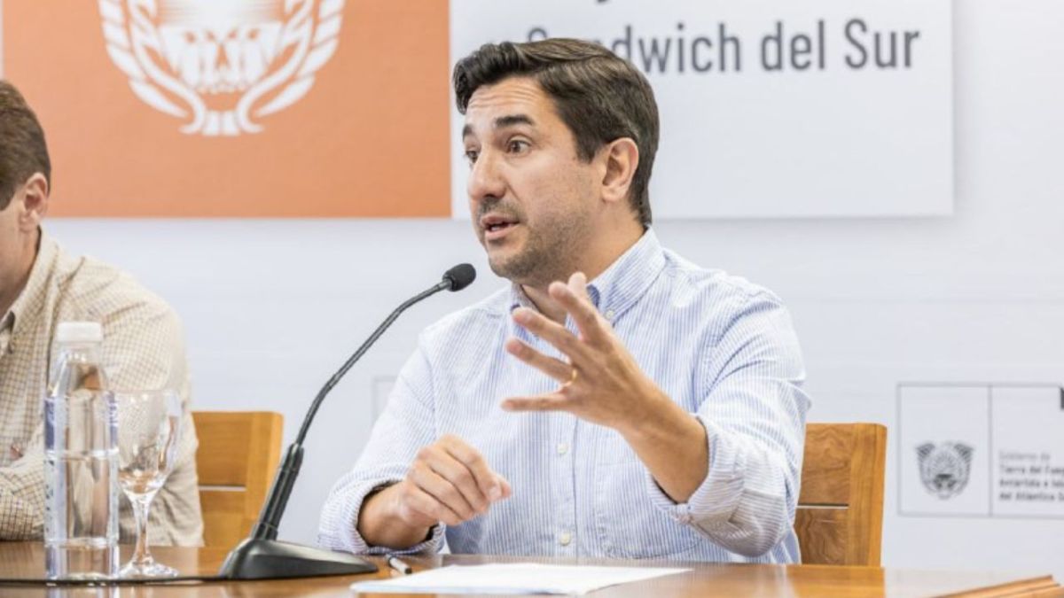  “De no mediar ningún hecho extraordinario, el pago del medio aguinaldo estaría garantizado”