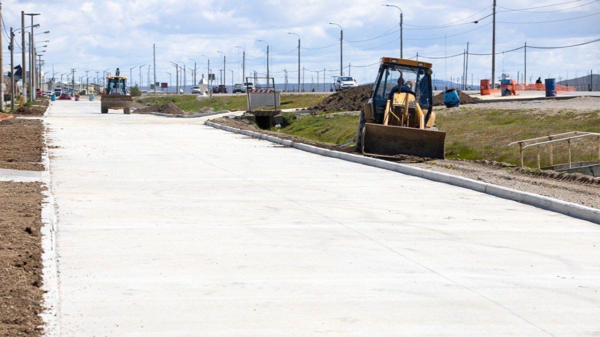 El Municipio ultima los trabajos de pavimentación en la Avenida Echelaine