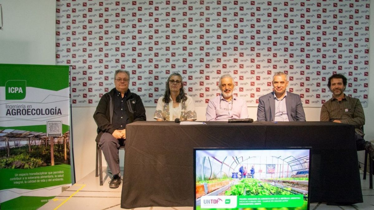 El Municipio acompañó la presentación de la carrera “Ingeniería en Agroecología”