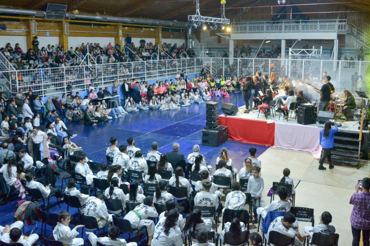 "Nos llena de orgullo ver de lo que son capaces con el acompañamiento del Municipio”, dijo Ferro