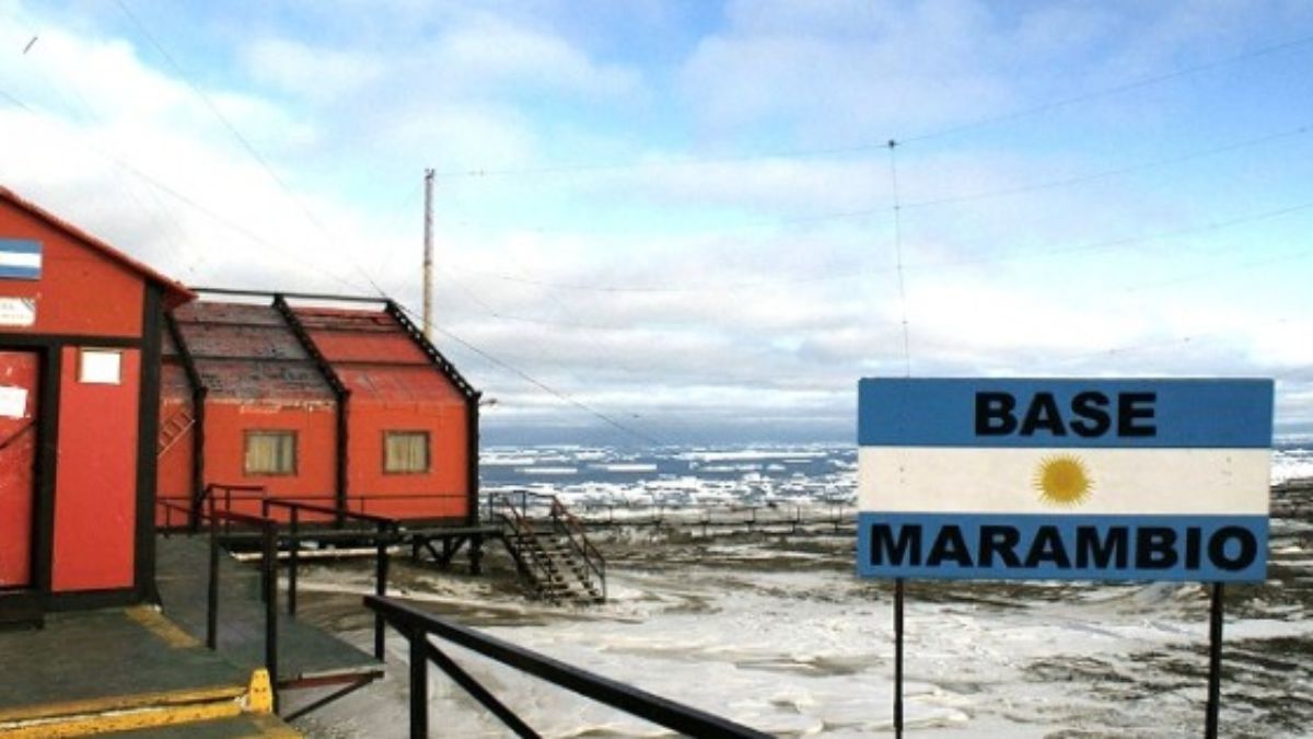 Milei viajará a la Base Marambio para iniciar un programa de control de contaminación en la Antártida