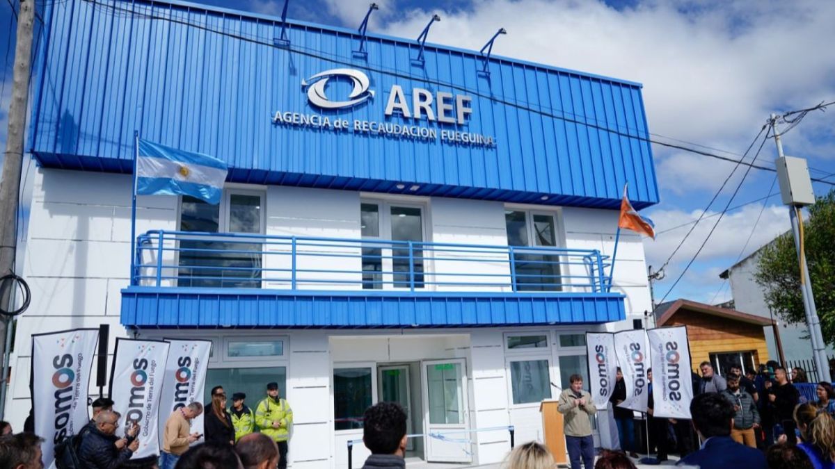 El Gobernador encabezó la inauguración de la renovada sede de AREF