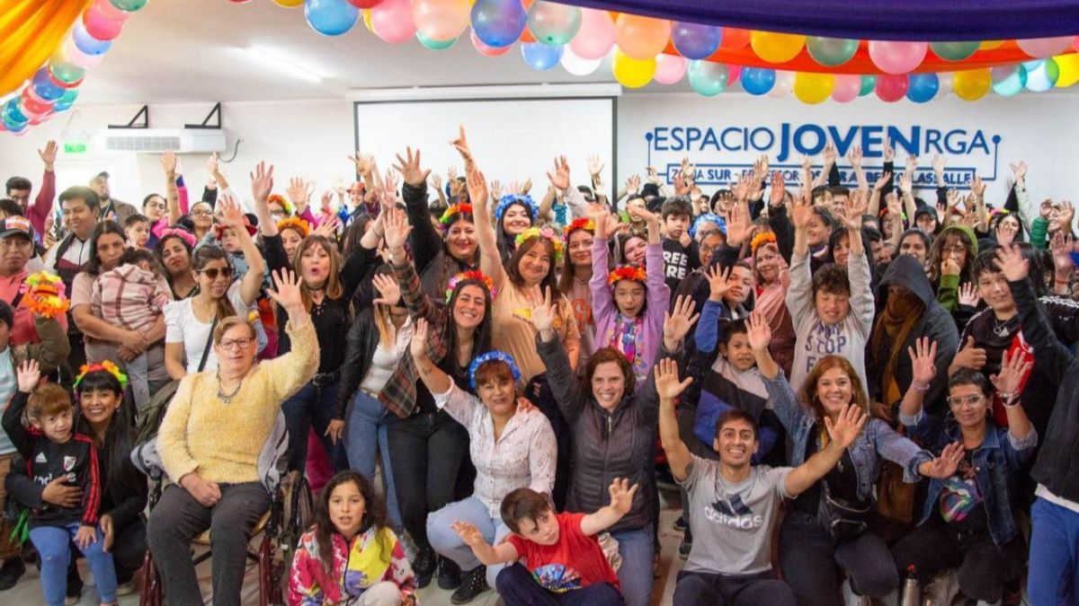 Cientos de vecinos celebraron el primer año del Espacio Joven zona sur