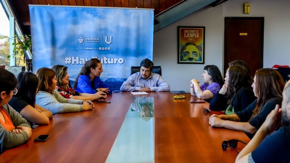 La Municipalidad de Ushuaia firmó un convenio de cooperación con la Escuela Popular de Género