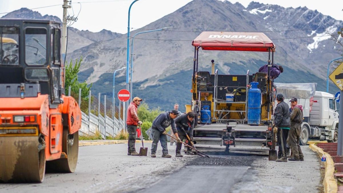La DPOSS repavimentó el sector afectado por la obra del colector cloacal Parque Centenario