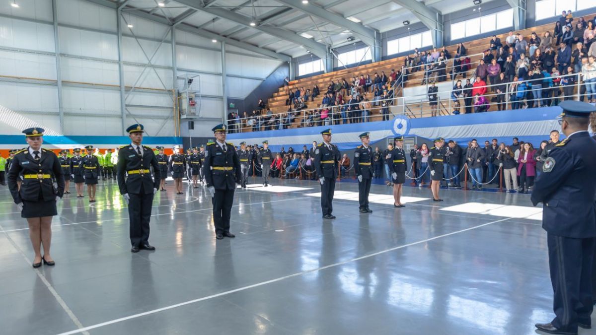 Urquiza presidió el acto por el 30° aniversario de la Policía Provincial
