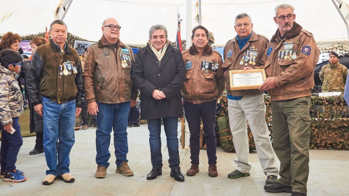 La Municipalidad de Ushuaia inauguró la Carpa de los Veteranos en la Plaza Islas Malvinas