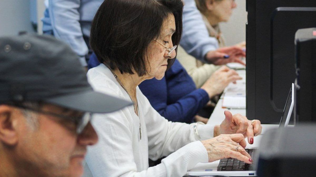 Nodos de Inclusión Tecnológica: Están abiertas las inscripciones para los talleres destinados a personas mayores