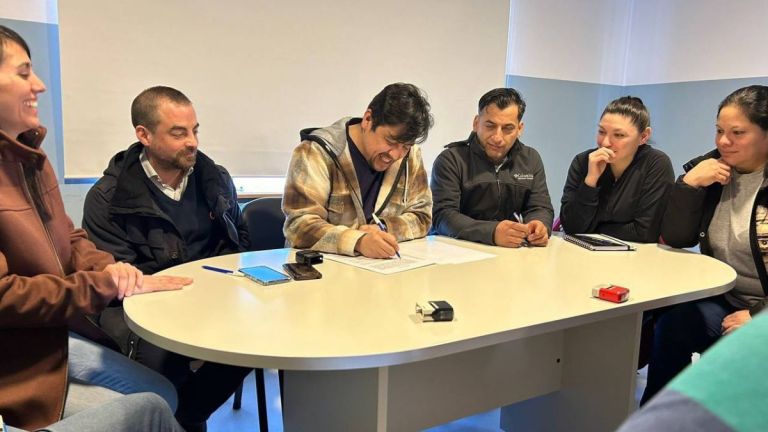 Nuevo aumento salarial para los trabajadores y trabajadoras municipales ...