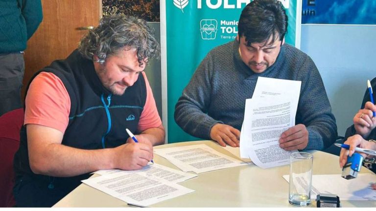 Se firmó un nuevo acuerdo paritario entre el Municipio y sindicatos ...