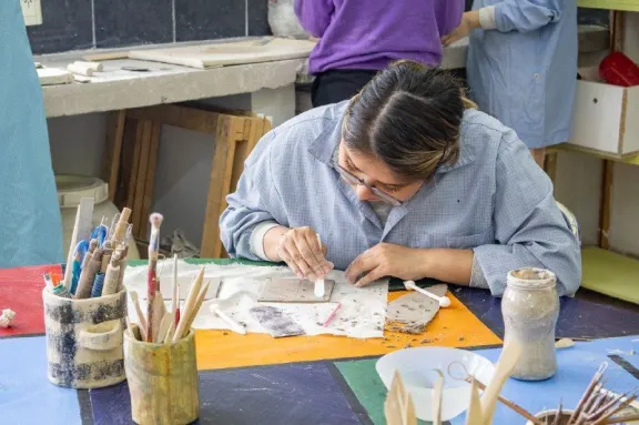 Más de 850 vecinos y vecinas asisten a las colonias culturales la Municipalidad de Río Grande