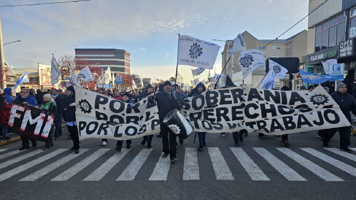 Paro total: “En las puertas de las fábricas arderán los tachos de la calentura que tenemos”, alertaron desde la UOM