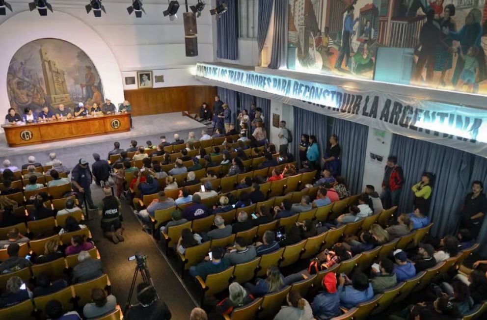 La CGT rechazó la apertura de importaciones electrónicas y respaldó el reclamo de la UOM en Tierra del Fuego